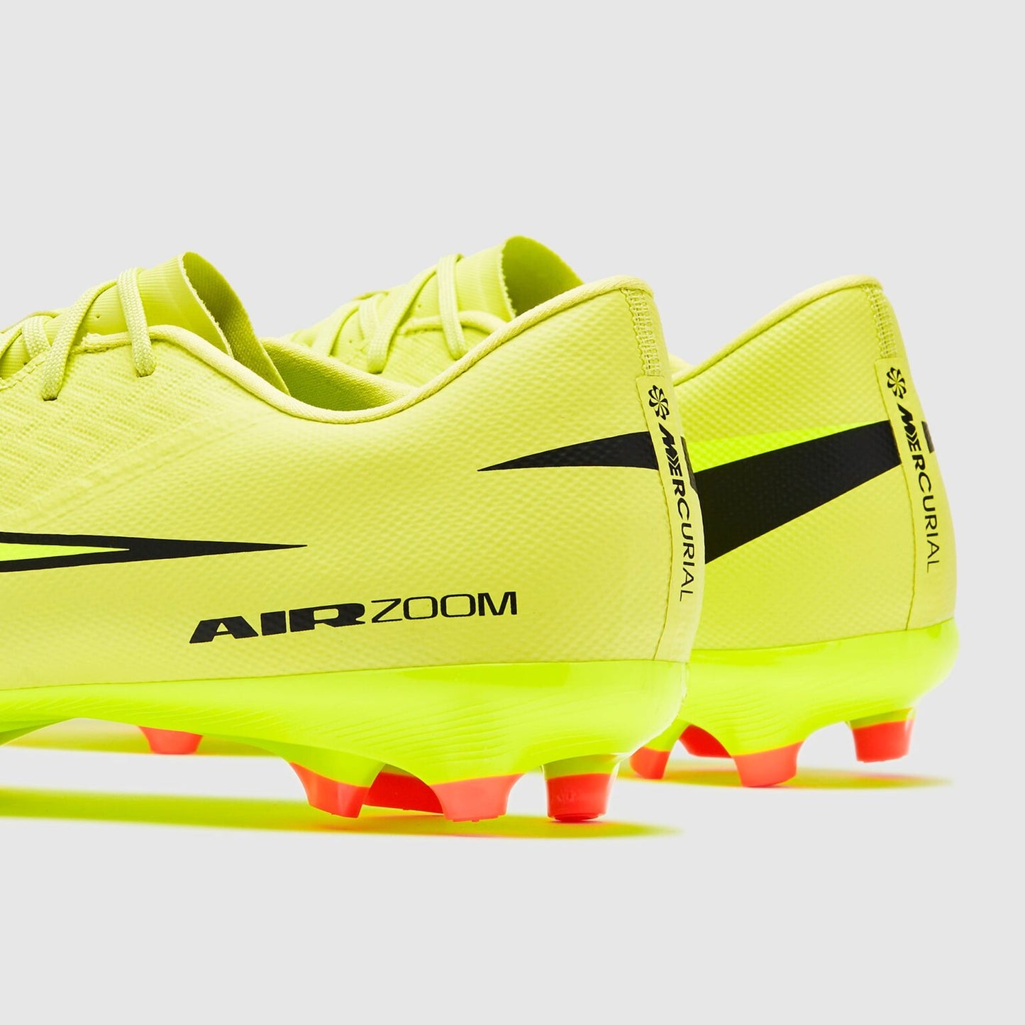 Mercurial Vapor 16 Academy FG "Max Voltage"