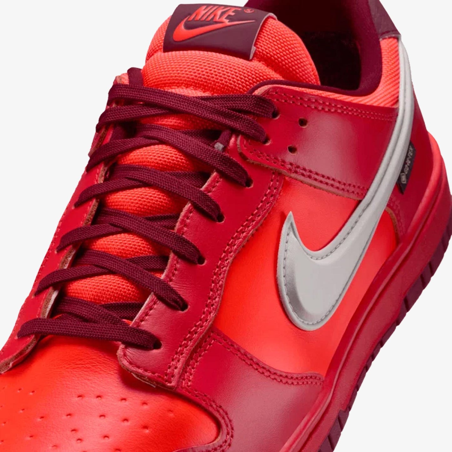 Dunk Low GORE-TEX "Light Crimson"